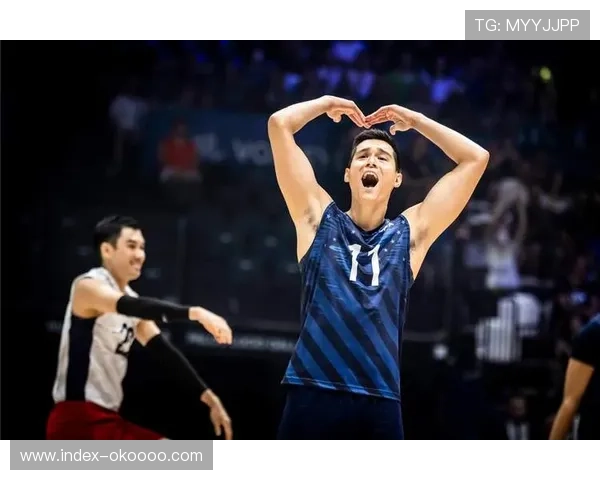 波兰男排超级杯决赛现场国家队主帅格尔比奇观战，凸显赛事重要性